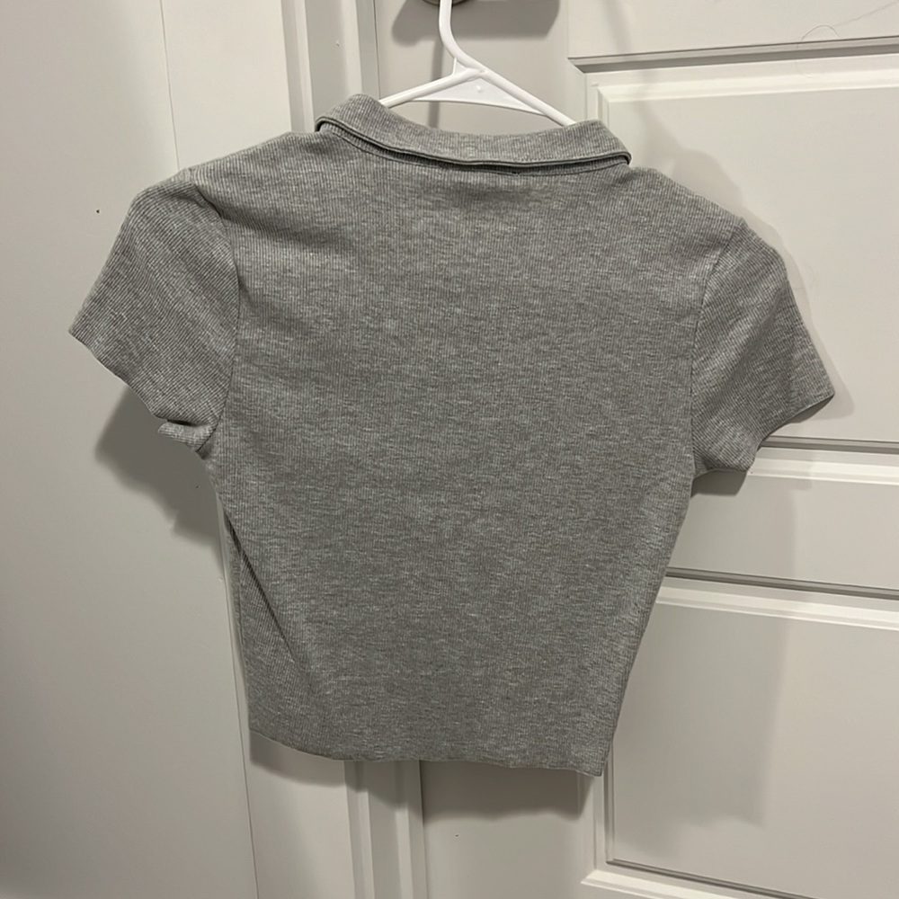 Collared Crop Top with Zip - Picture 2 of 2